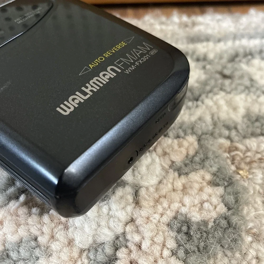 Sony Walkman WM-FX301 Radio AM/FM Cassette Player Tested Works, Fully Functional
